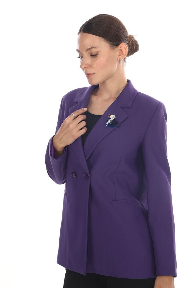 Yaka Bros ve Düğme Detaylı Ceket