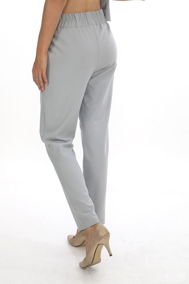 Kadın Beli Lastikli Rahat Kesim Cepli Kumaş Pantolon - GRİ